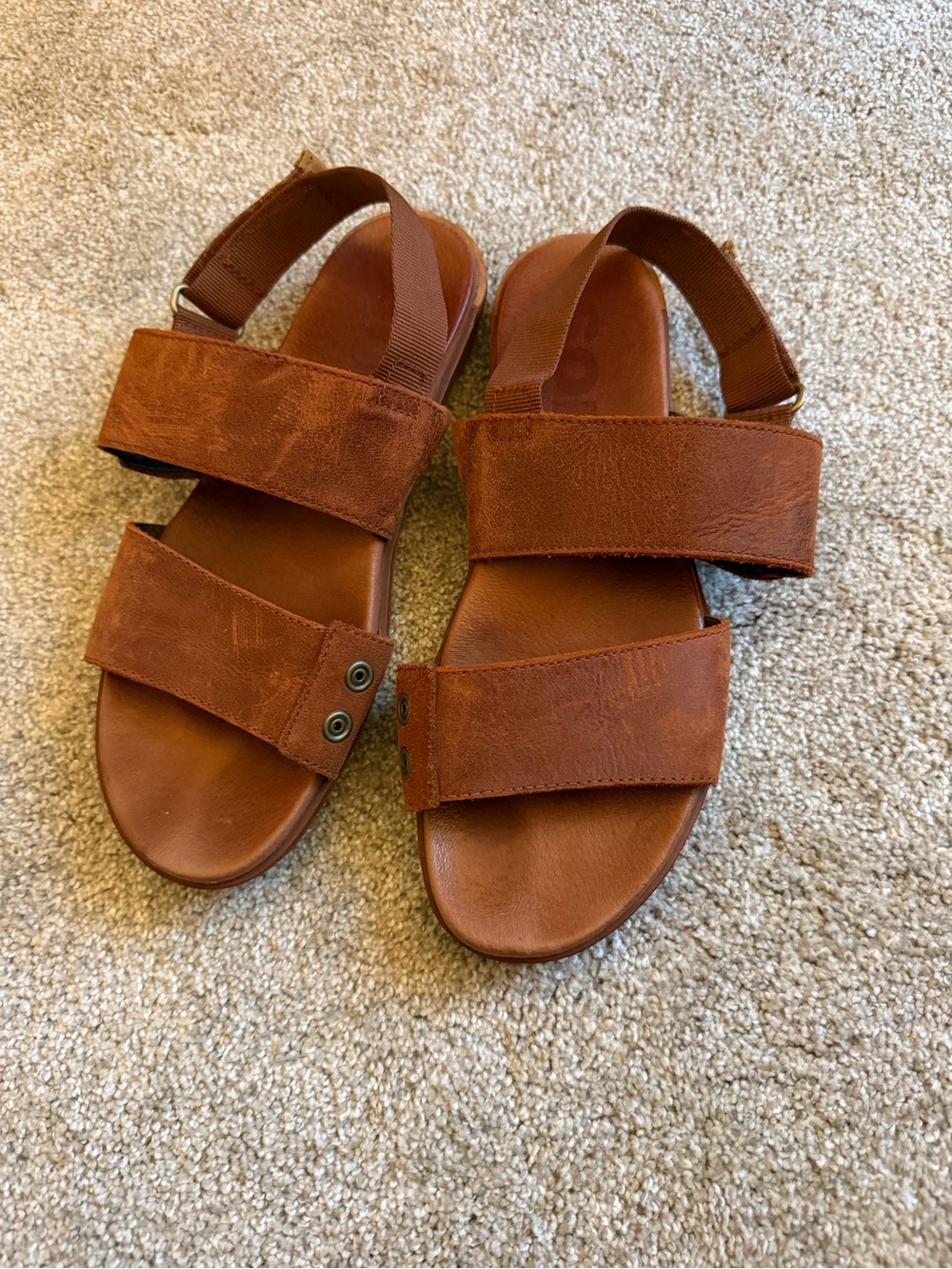 Sorel Women’s Brown Strappy Comfort Sandals. Size 9.5. Camel brown.